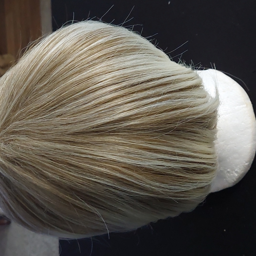 Short wig - Picture 4 of 7